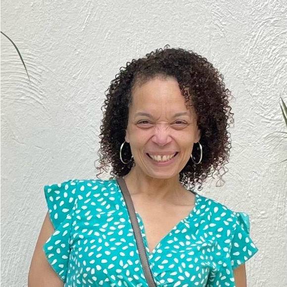 Meet your Posher, Evelyn - Picture 2 of 2